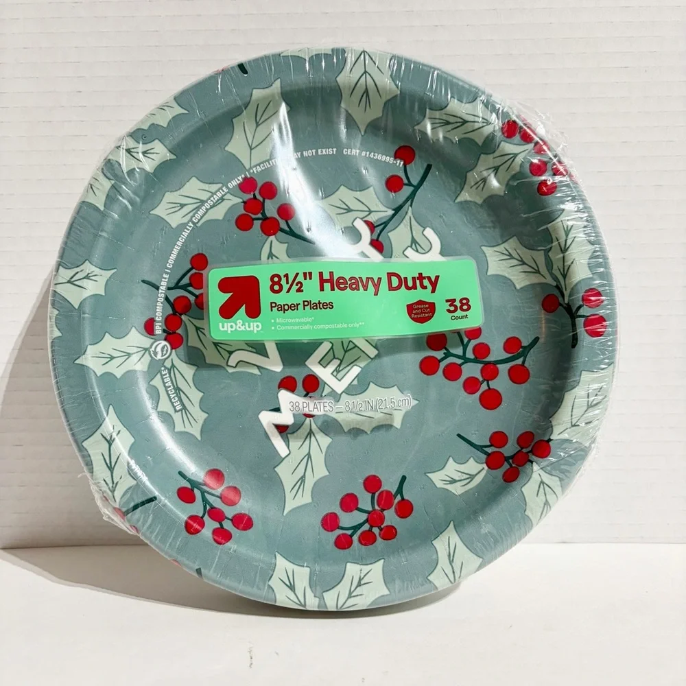 Up&Up Heavy Duty Paper Plates 38ct 8.5” Green Very Merry Holly Berry NEW